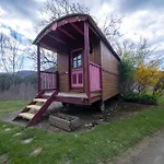 Les Copains A Bord - D'hotes Et Roulottes Saint-Julien-d'Arpaon