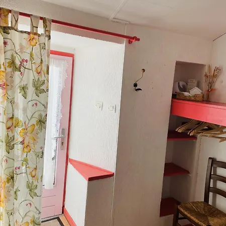 Panzió Les Copains A Bord - D'hotes Et Roulottes