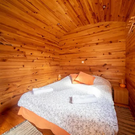 Les Copains A Bord - D'hotes Et Roulottes Panzió 2*