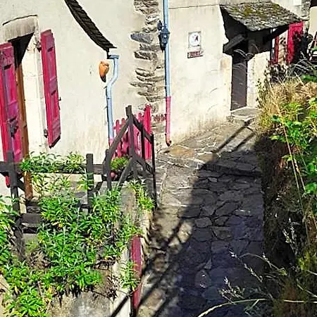 Les Copains A Bord - D'hotes Et Roulottes 2* Saint-Julien-d'Arpaon