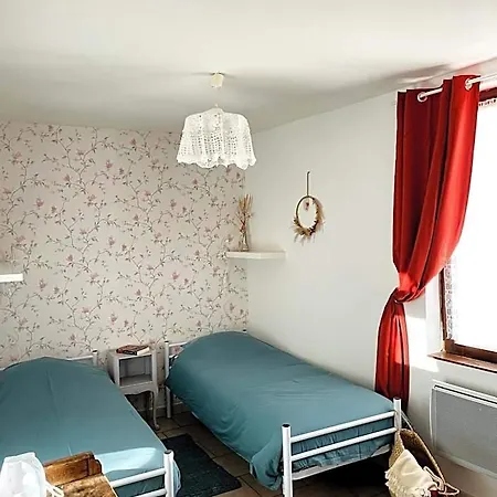 Les Copains A Bord - D'hotes Et Roulottes 2* Saint-Julien-d'Arpaon