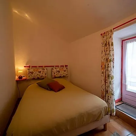 Bed and breakfast Les Copains A Bord - D'hotes Et Roulottes 2*