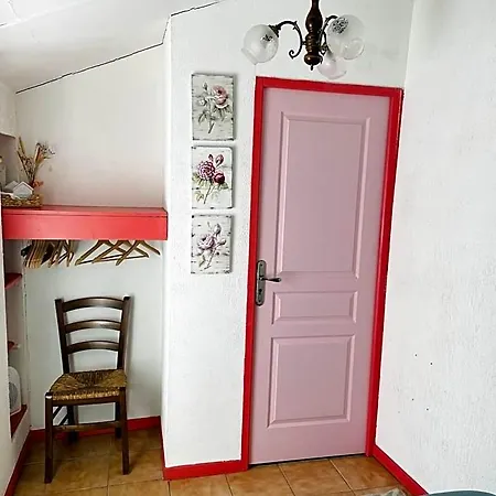 Bed and breakfast Les Copains A Bord - D'hotes Et Roulottes Saint-Julien-d'Arpaon