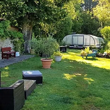 Les Copains A Bord - D'hotes Et Roulottes Saint-Julien-d'Arpaon